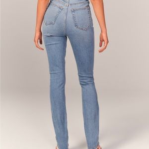 Ultra High Rise 90s Slim Straight Jean